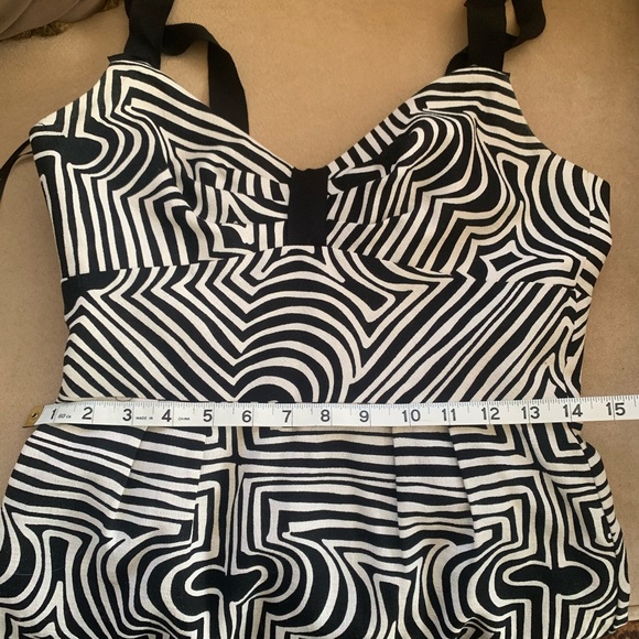 Trina Turk Dress Size 2 - Picture 6 of 16